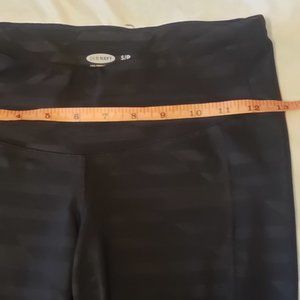 Old Navy Active Crop Leggings Small